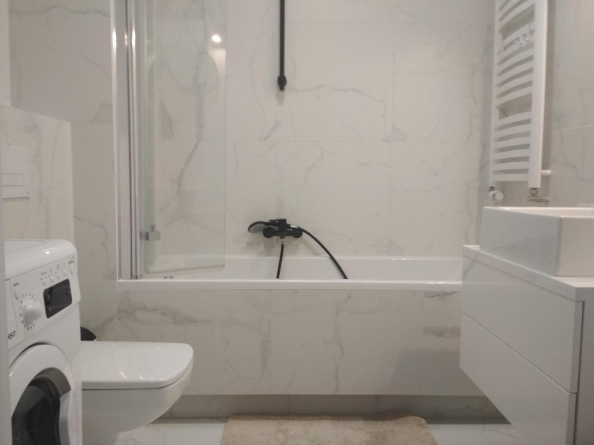 Airport 3Rooms New Apartment With Parking ワルシャワ エクステリア 写真